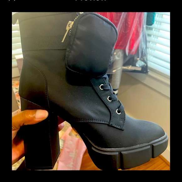 New Steve Madden - Picture 1 of 9